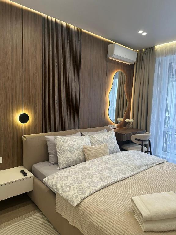 Luxury Apartment with Balcony