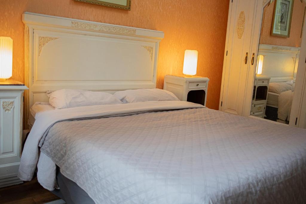 Château de MontSablé - Deluxe Double Room With Shower