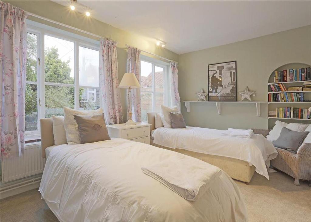 3 Bed in Southwold oc-1qs 7