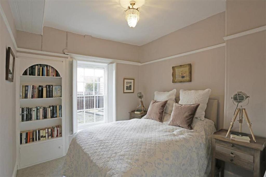 3 Bed in Southwold oc-1qs 2