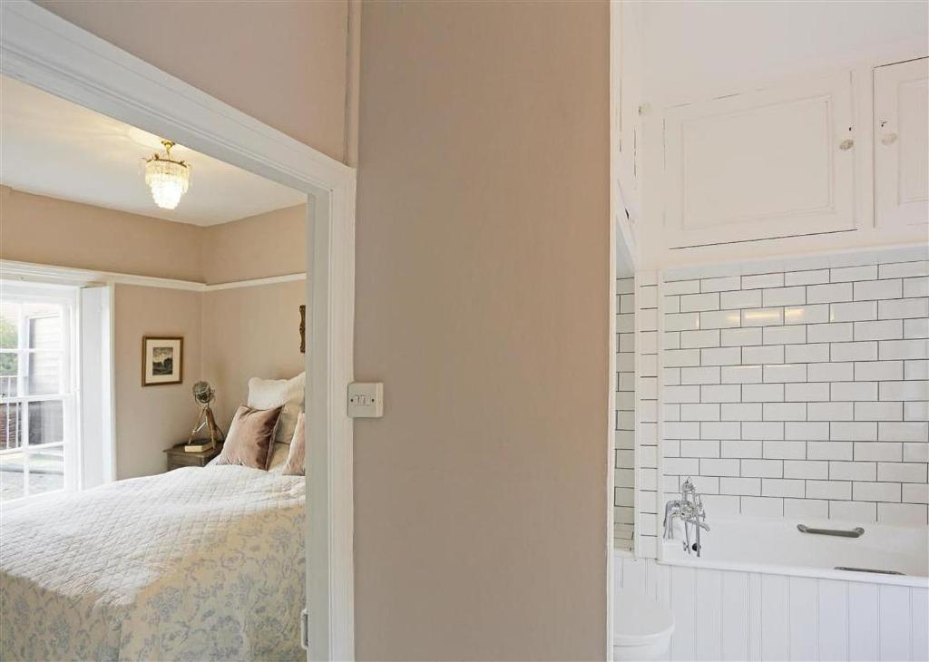 3 Bed in Southwold oc-1qs 3