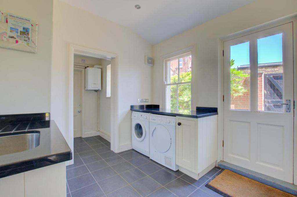 4 Bed in Southwold oc-hwye 7