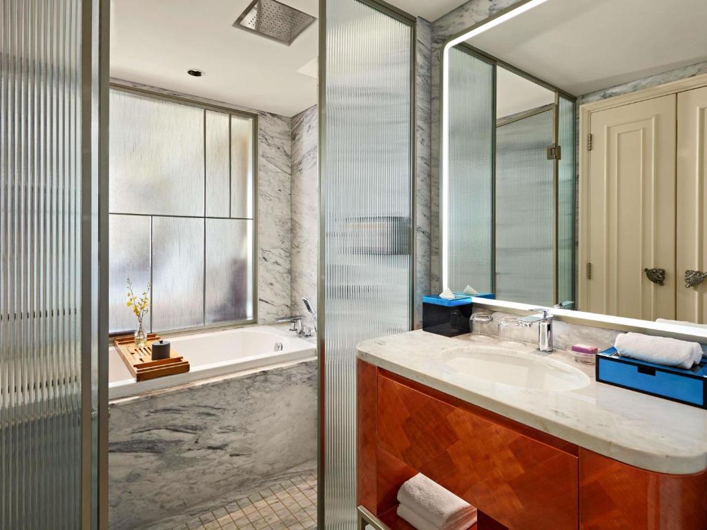 Premium King Room - Complimentary daily chocolate hour 5-6pm