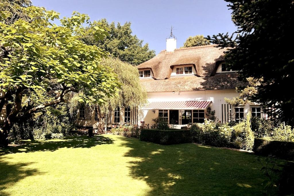 Westvleugel van luxe villa - 100 m2 - 5-8 persons - sauna - whirlpools ...