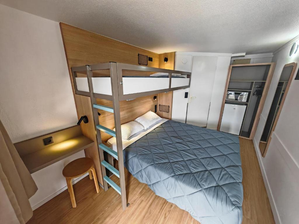 Premiere Classe Nancy Est Essey - Dreibettzimmer (1 Doppelbett + 1 Einzelbett)