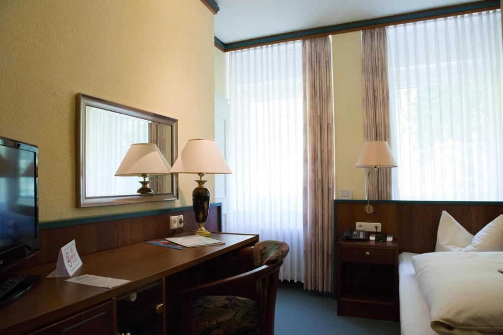 Televiisor ja/või meelelahutuskeskus majutusasutuses Hotel Reifenstein