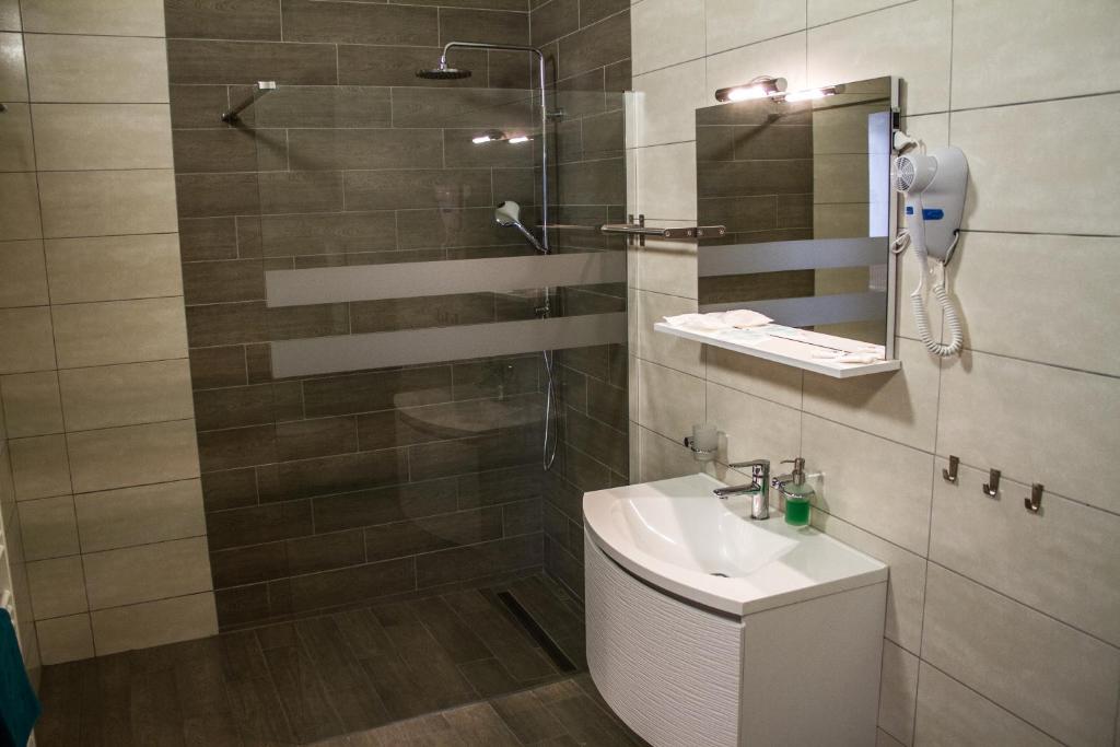 Rooms Rebolj - Quarto Triplo Com Banheiro Privativo