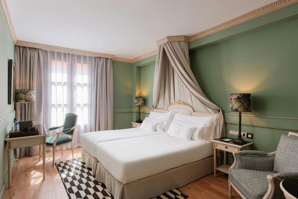 Eugenia de Montijo, Autograph Collection - 8