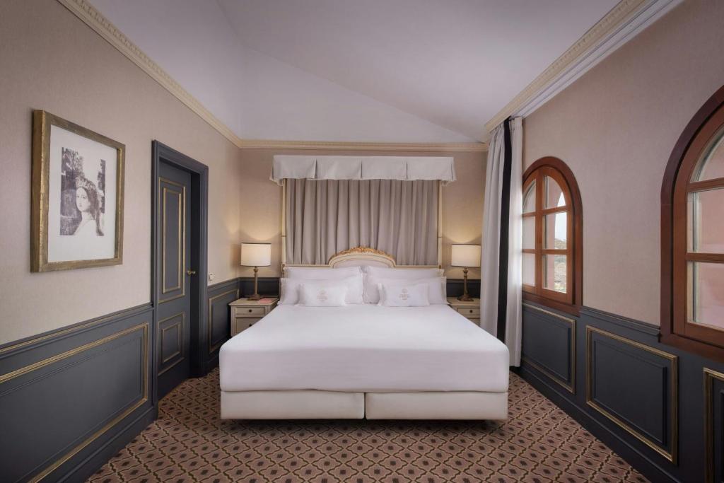 Eugenia de Montijo, Autograph Collection - 13