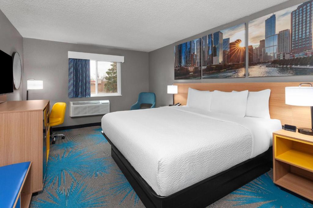 Days Inn by Wyndham Waukegan photo
