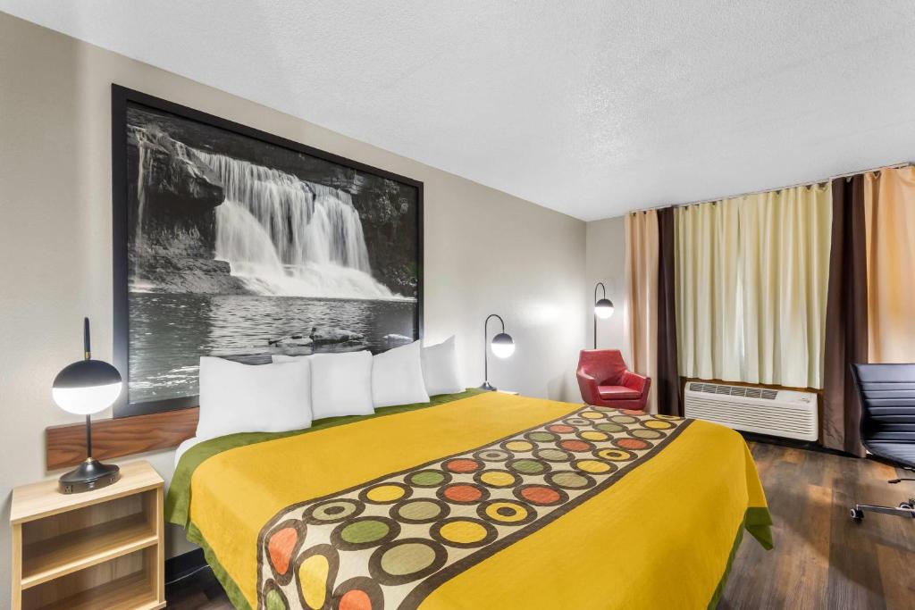 Super 8 by Wyndham Evansville East - Habitación Con Cama Extragrande - No Fumadores