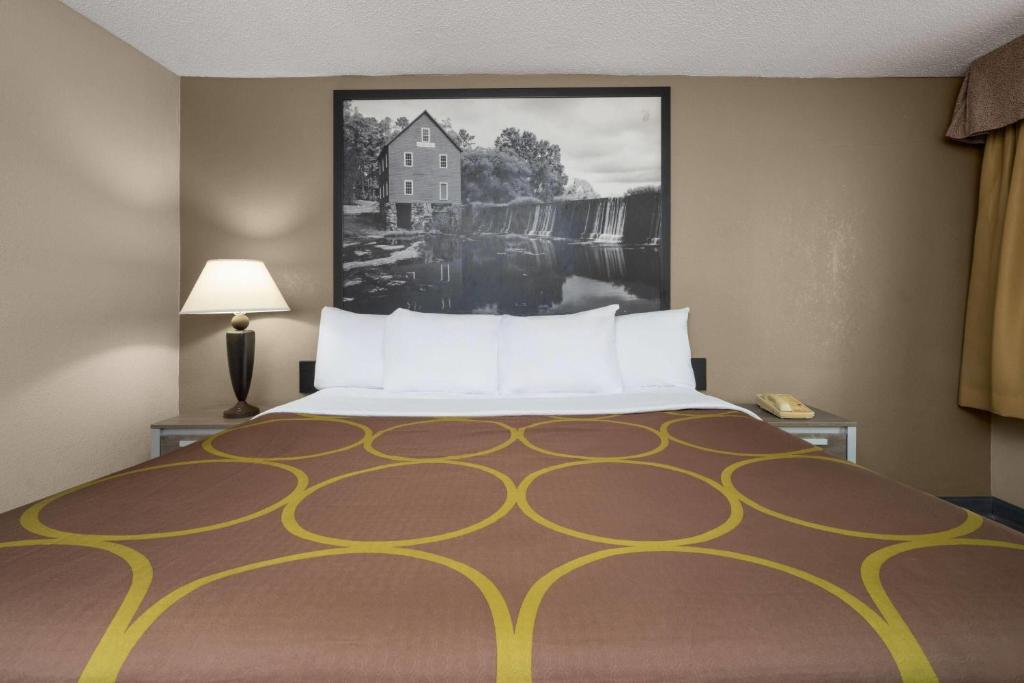 Super 8 by Wyndham Macon West photo