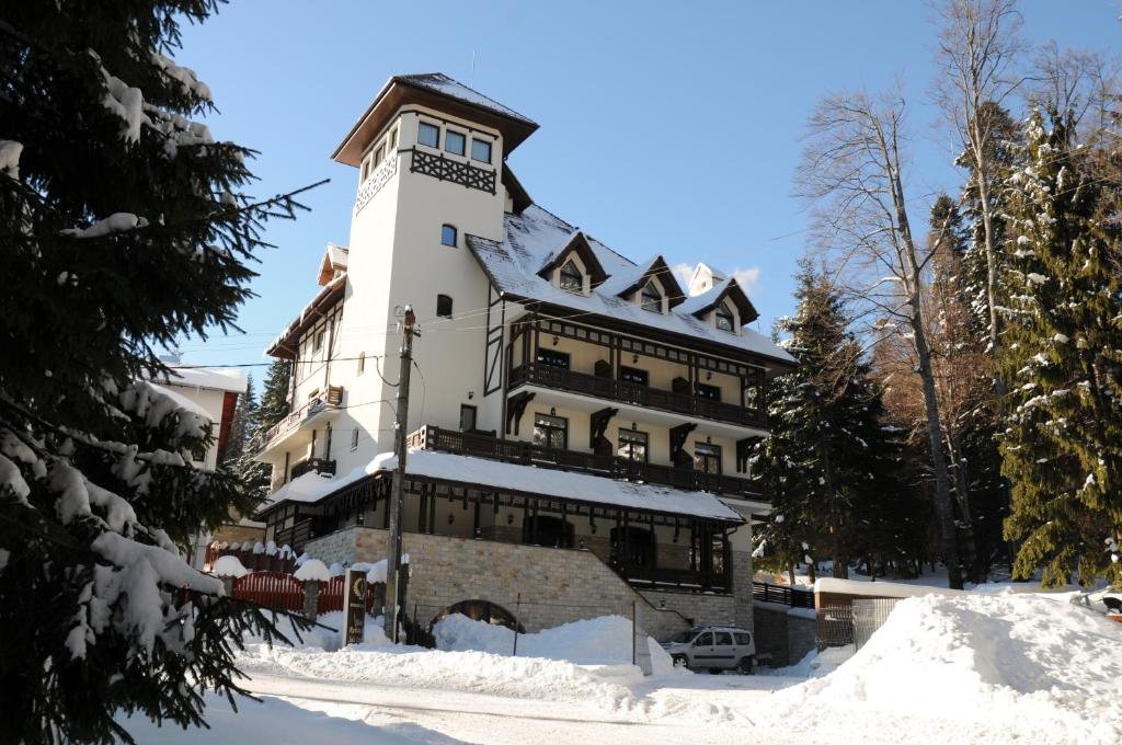 Hotel Foisorul cu Flori v zimě