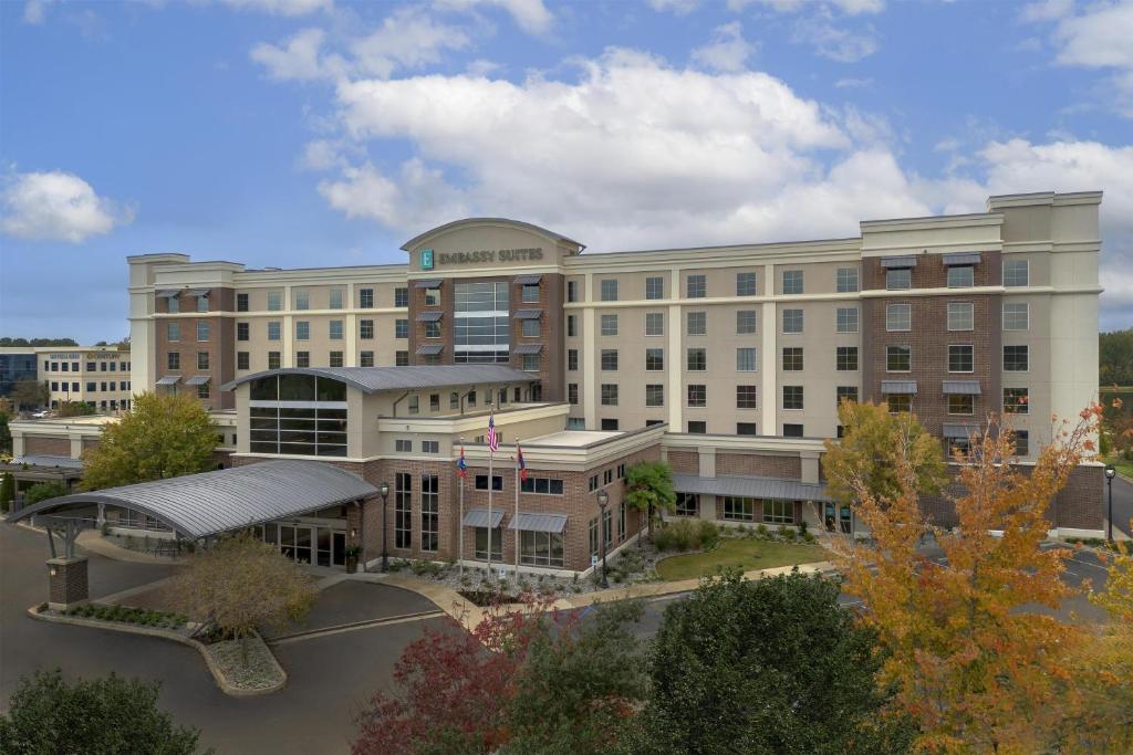 a rendering of a large building in a city at Embassy Suites by Hilton Jackson North Ridgeland in Ridgeland