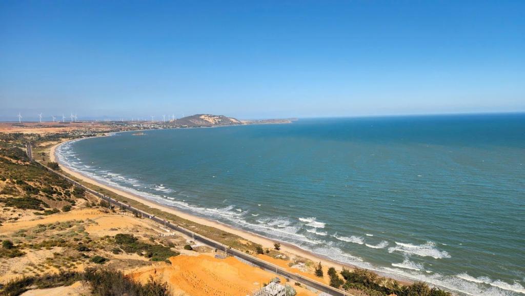 Căn Hộ 2 Phòng Ngủ Nhìn Ra Hồ Bơi