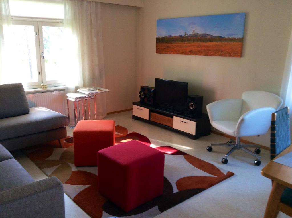 Lucky Lodge - Three-Bedroom House