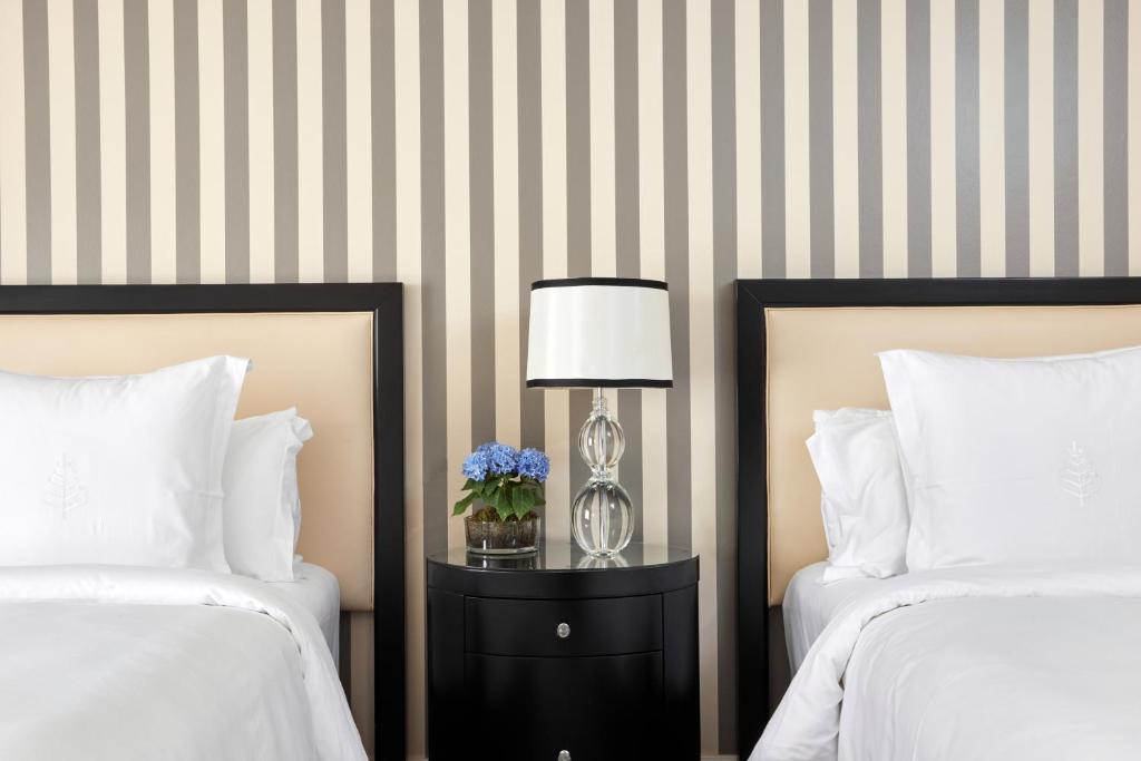 Four Seasons Hotel Prague - 14