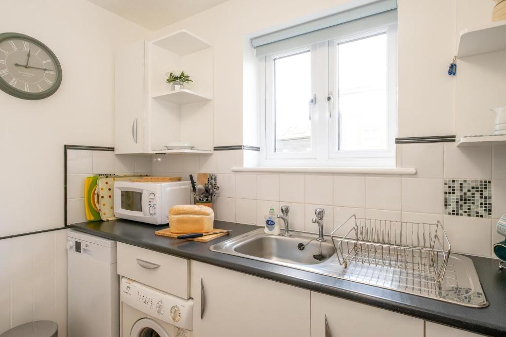 The Britten - Aldeburgh Coastal Cottages 3