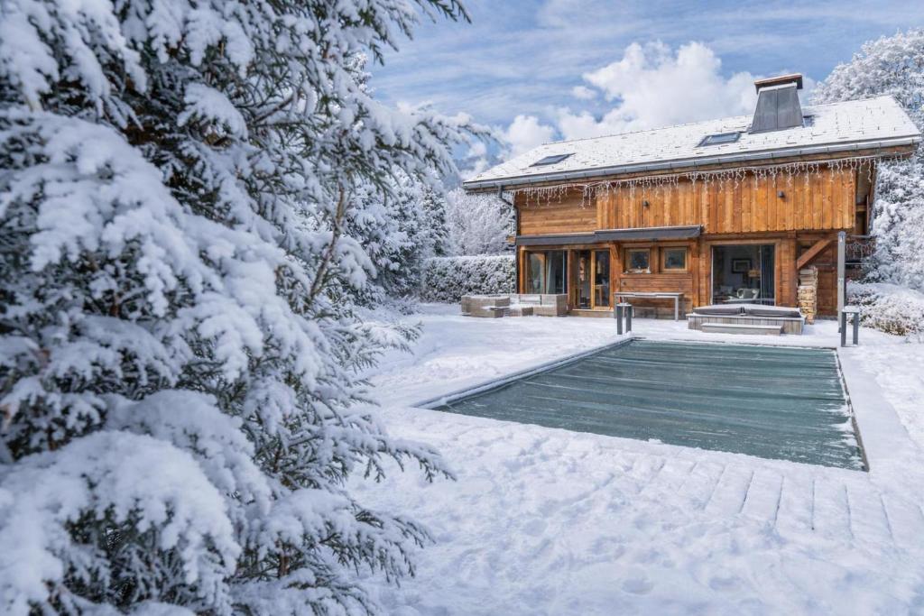 Luxury Chalet Pool & Jacuzzi near Megeve