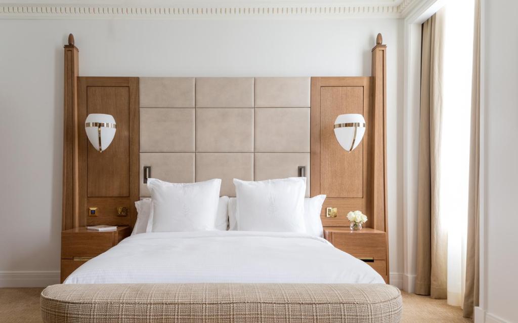 Four Seasons Hotel London at Tower Bridge - Deluxe Room King Bed