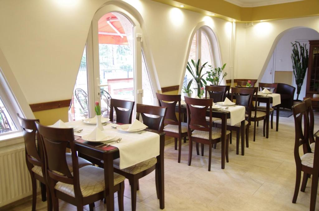 Restaurace v ubytování Ambrózia Szálláshely és Étterem