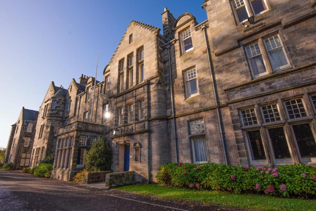 university-hall-campus-accommodation-st-andrews-updated-prices-2026