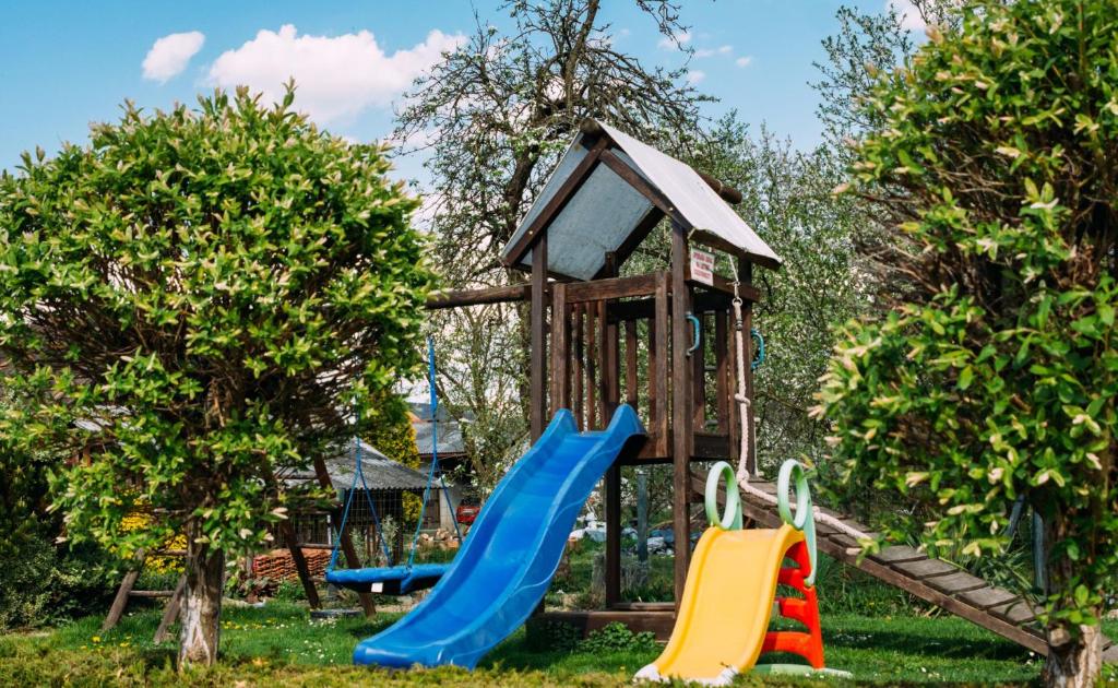Herní místnost nebo prostor pro děti v ubytování Apartments Brunarica