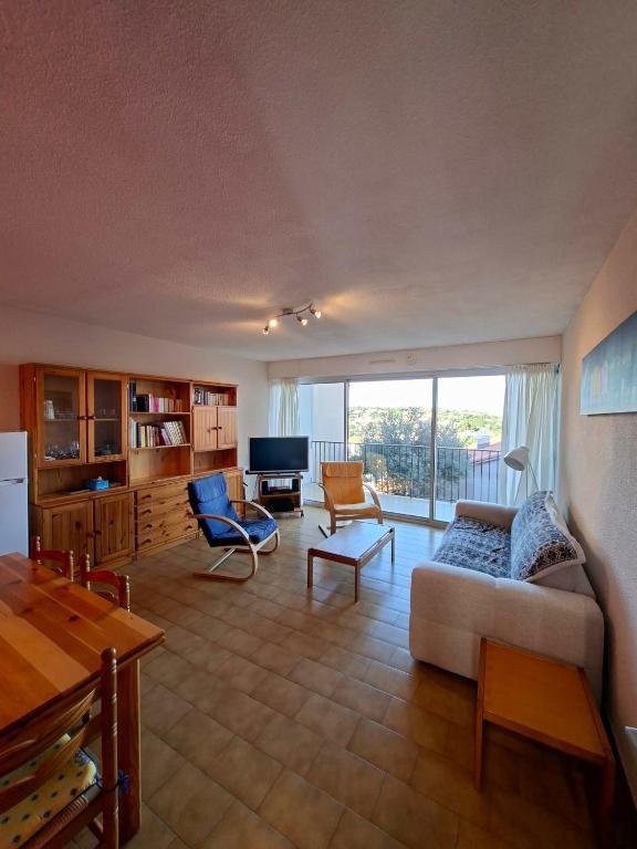 4SOM5- Appartement T2 avec jolie vue sur les collines