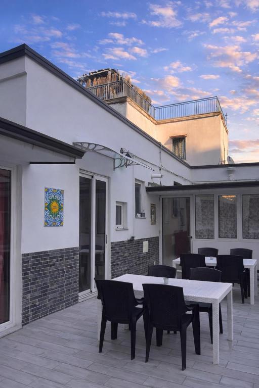 Ampio appartamento con terrazza nel Centro Storico di Napoli - Domus Carbonari