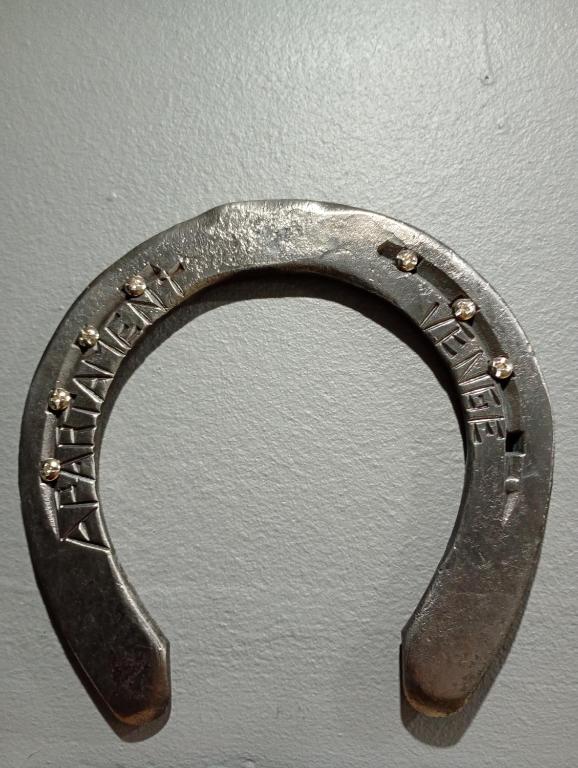 APARTAMENT VENGE -CAŁE MIESZKANIE 46m2 NA WYŁĄCZNOŚĆ - Z JEDNĄ SYPIALNIĄ I JEDNYM SYPIALNO-SALONEM -3 PIĘTRO BEZ WINDY- REZERWACJA BEZ KARTY KREDYTOWEJ-KLIMATYZACJA-NETFLIX-2 ŁÓŻECZKA DZIECIĘCE, BEZPŁATNY PARKING PUBLICZNY NA MONITOROWANYM PODWÓRZU - 7