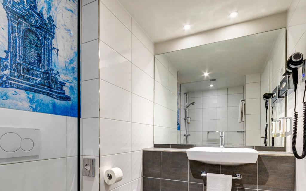 Ein Badezimmer in der Unterkunft ibis Styles Rastatt Baden-Baden