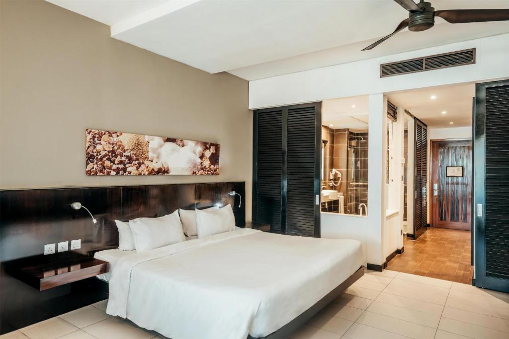 Crystals Beach Resort Belle Mare, a member of Radisson Individuals - Premium-Zimmer – Meerblick