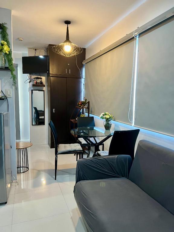 Cozy and Full Service Condo at the Heart of Bacolod - Hizvo