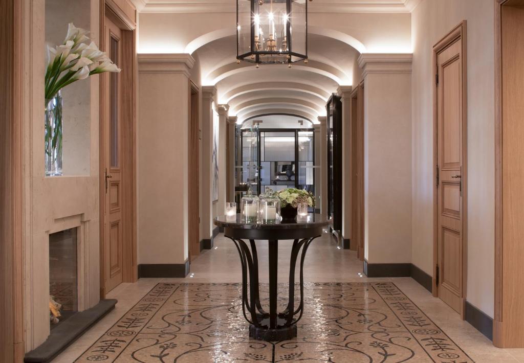 Four Seasons Hotel Prague - Resim 32