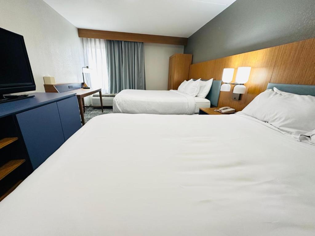 Ashbourne Hotel Canton Hall of Fame I-77 - 2 Grands Lits, Non-fumeurs