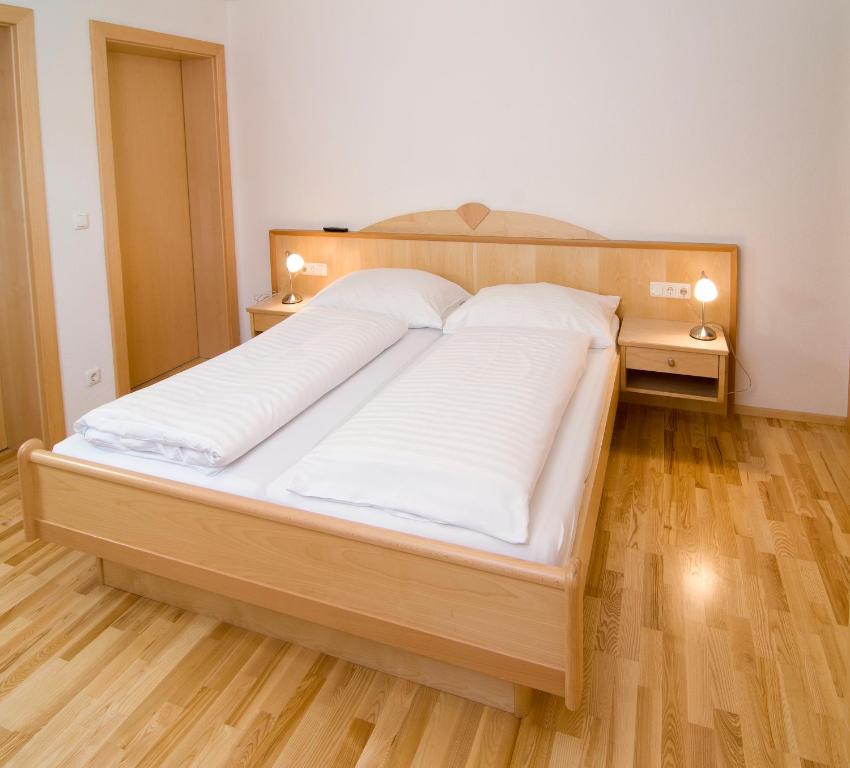Postel nebo postele na pokoji v ubytování Appartement Kurz Top 1