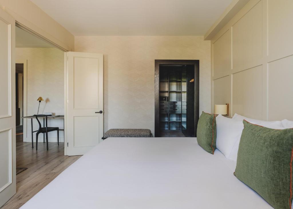 Catalonia Boulevard - 11