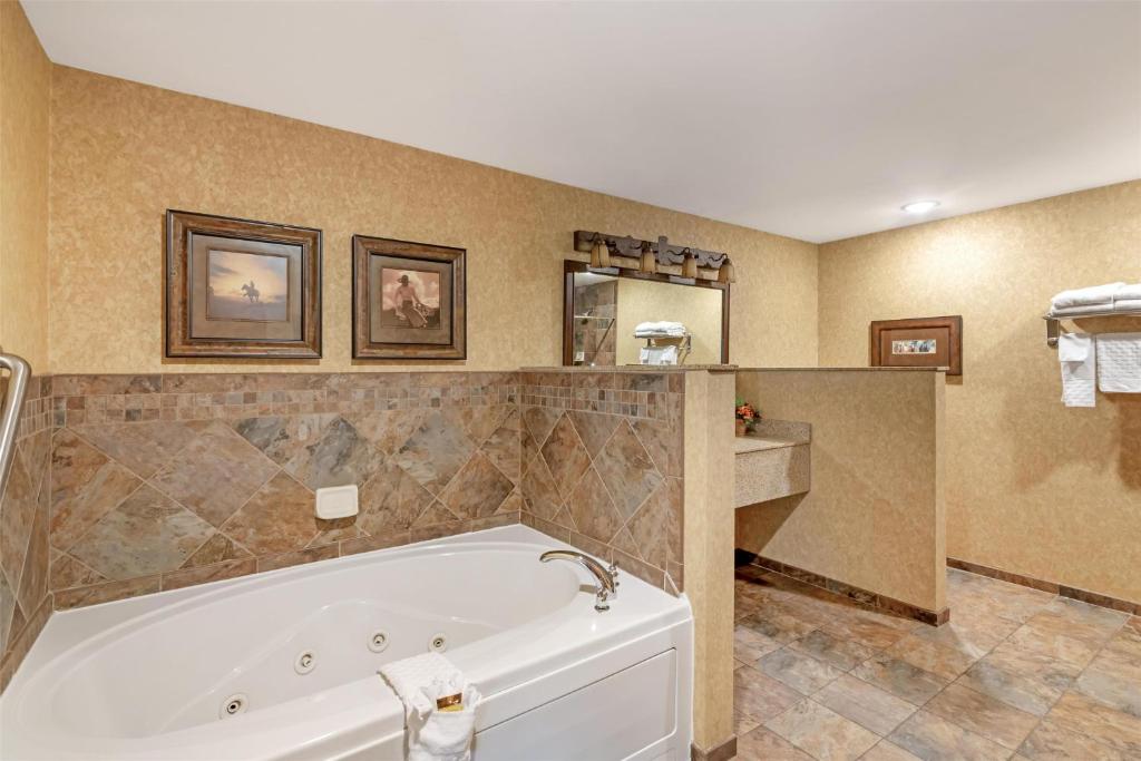 Best Western Plus Kelly Inn and Suites photo