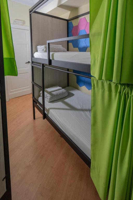 Wow Hostel Barcelona - Bed In 4-Bed Female Dormitory Room