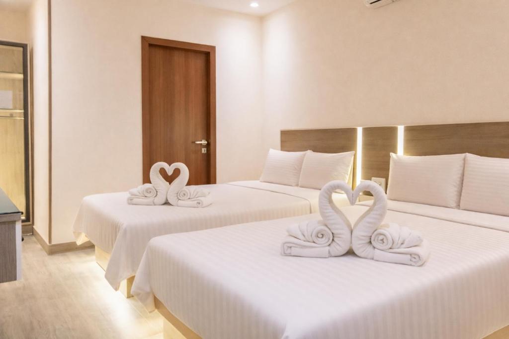 Narmer Pyramids View - 1