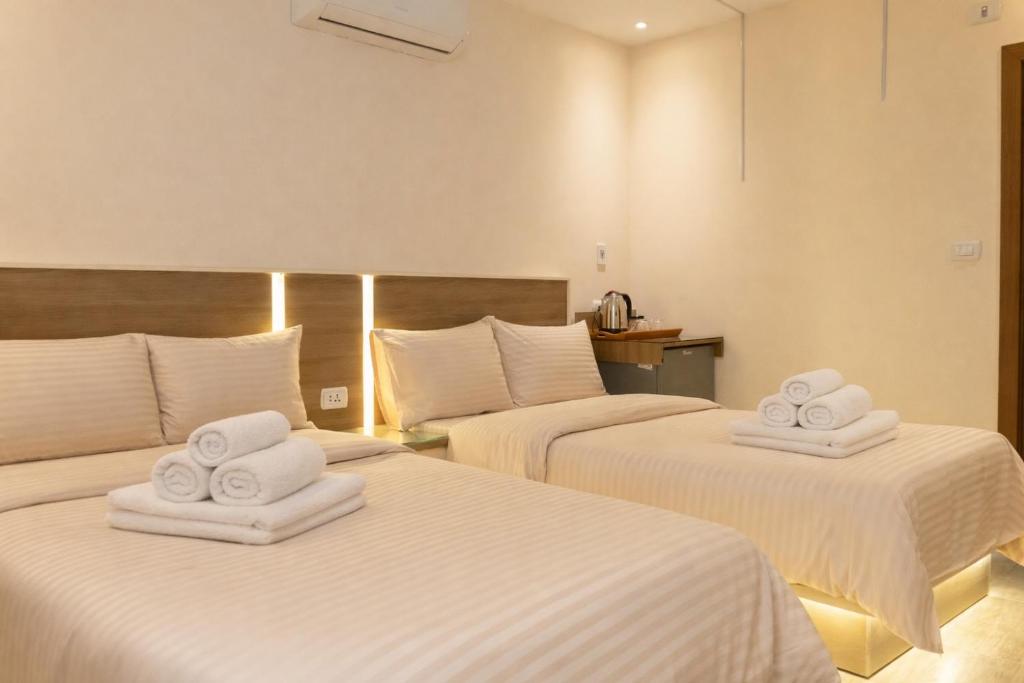 Narmer Pyramids View - 7