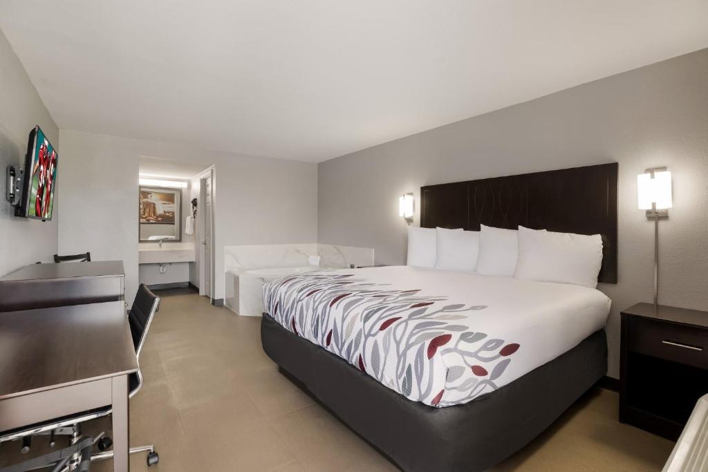 Red Roof Inn Alexandria, LA - King Deluxe Con Vasca Idromassaggio Fumatori