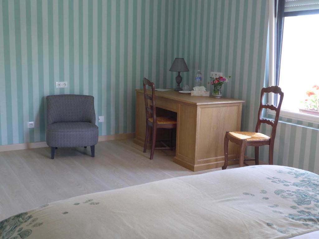 Maison de Luciné - Chambre Double - Accès Personnes Handicapées