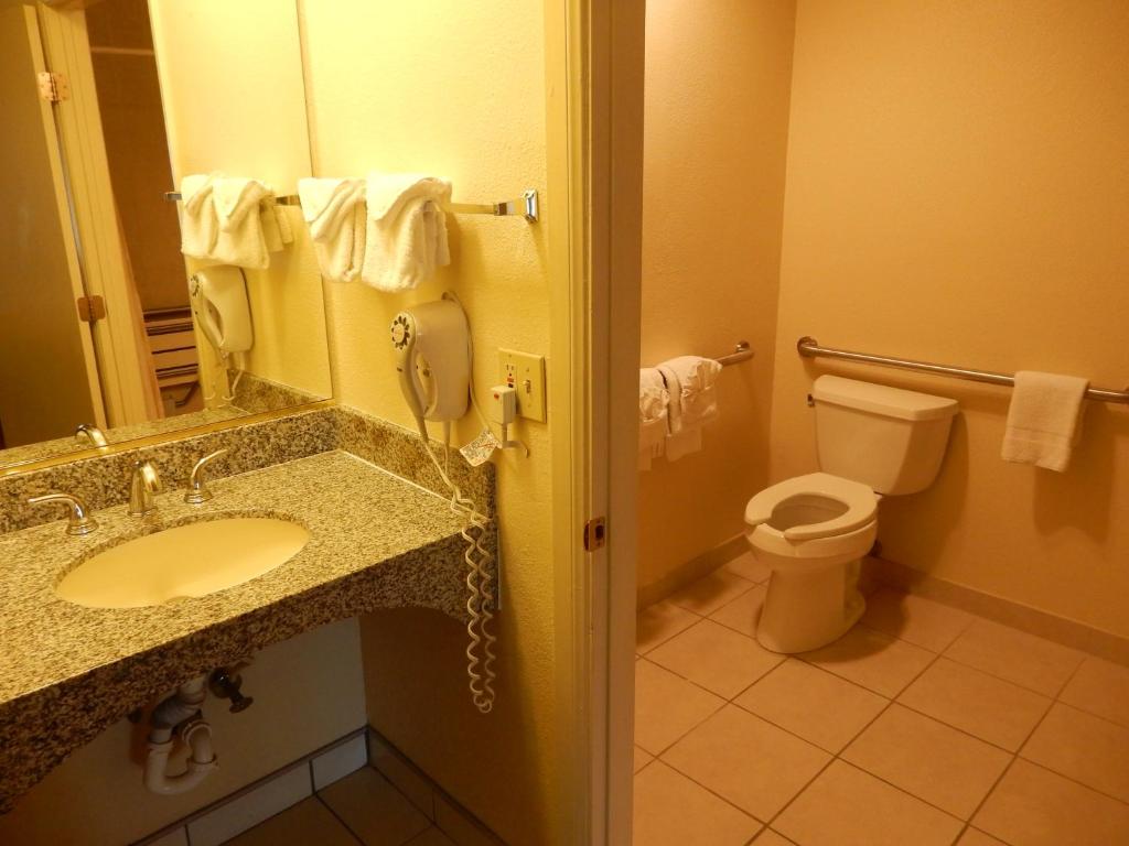 Mardi Gras Hotel & Casino photo