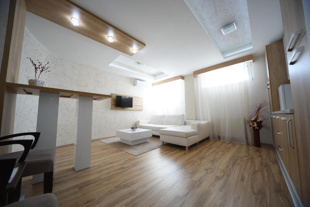 Garni Uni Elita Lux Hotel - Resim 3