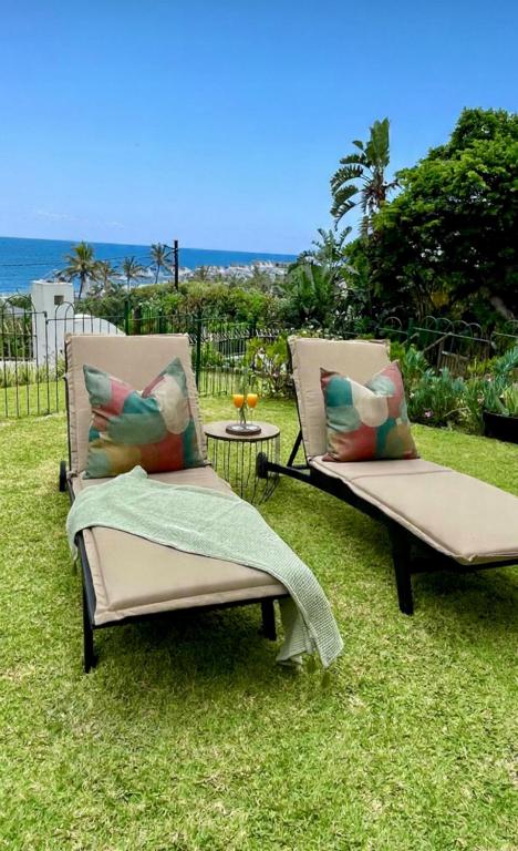 Large sea view, walk to eateries, loadshed free - Housity