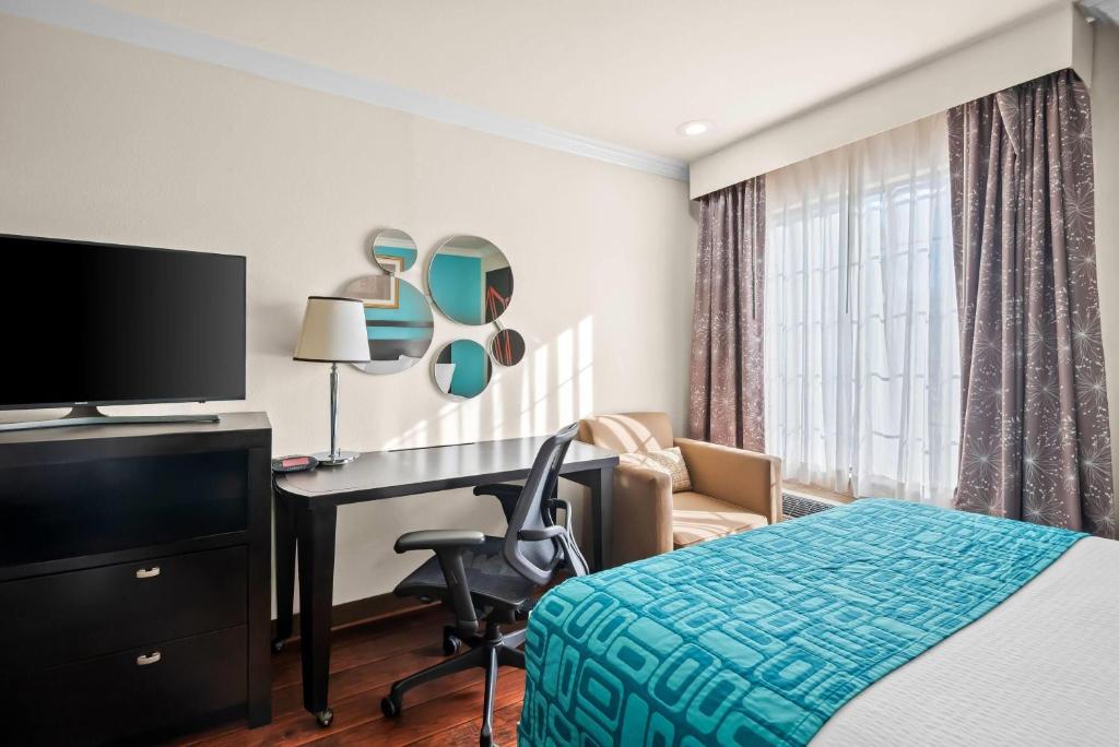 Howard Johnson by Wyndham Pasadena - Queen Room With Two Queen Beds - Non-Smoking