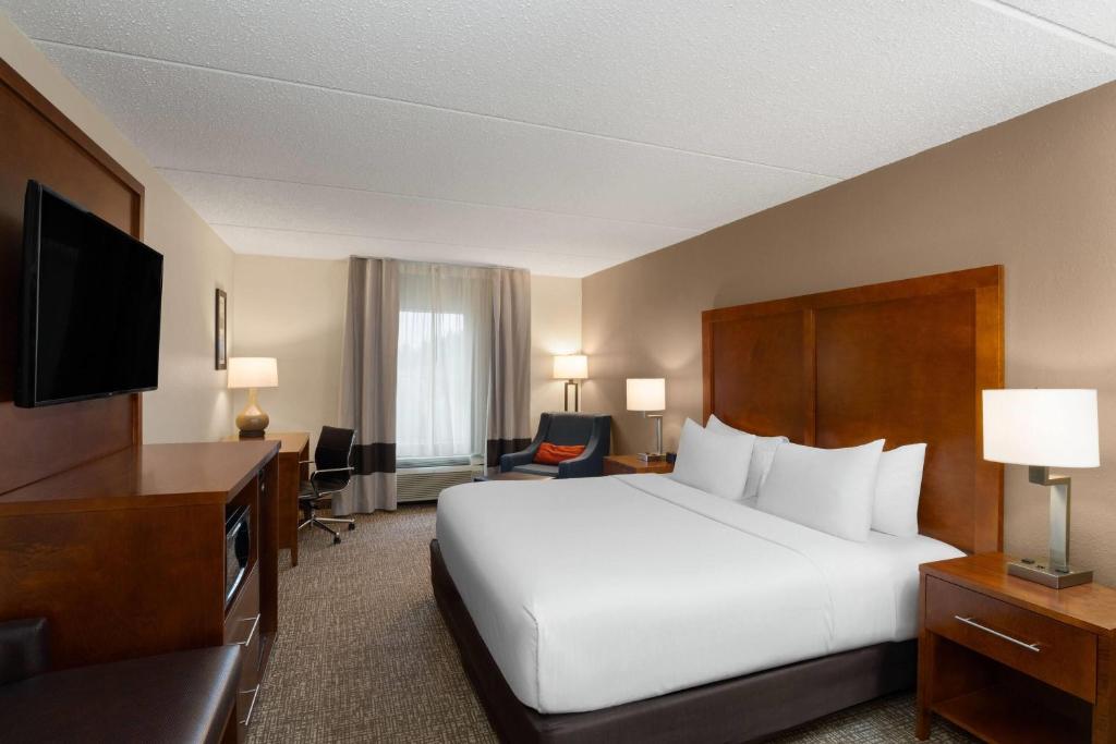 Wingate by Wyndham Clearfield - Kamer Met Kingsize Bed - Alleen Douche - Rookvrij