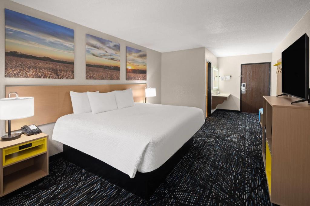 Days Inn by Wyndham Bad Axe - Kamer Met Kingsize Bed - Niet-Rokers