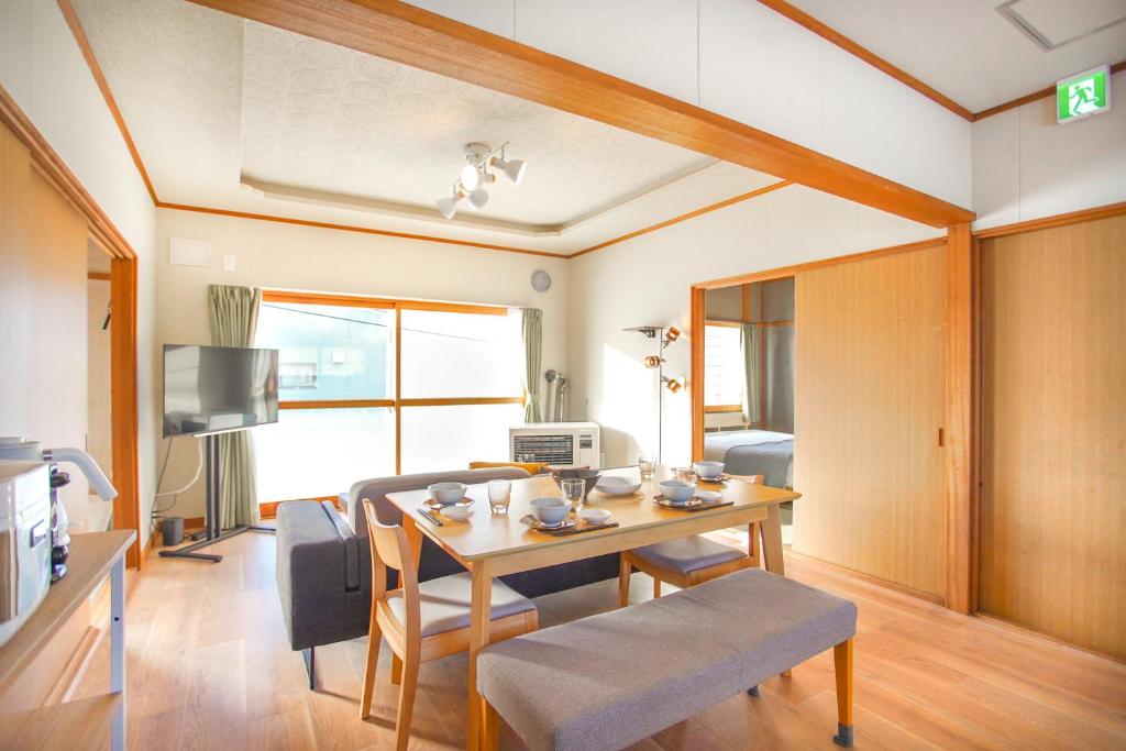 Mitsuki -15 mins drive to ski field-